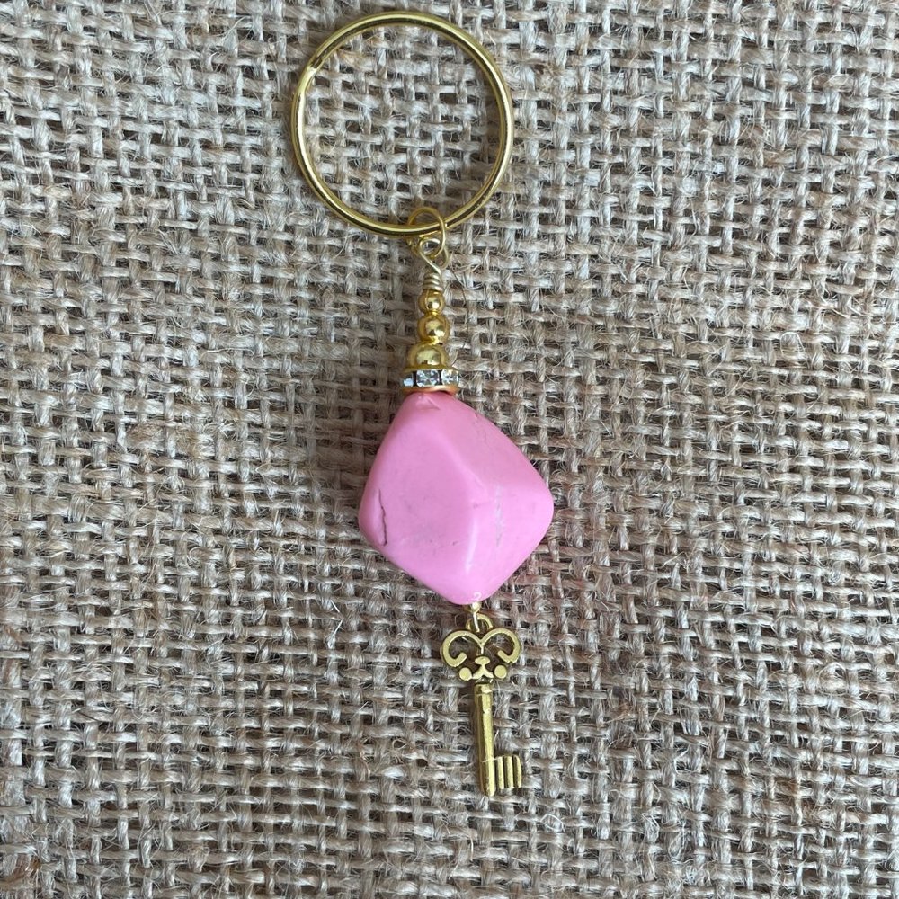 Pink Howlite Gold Charm Keyring Keychain NWOT - Picture 3 of 4